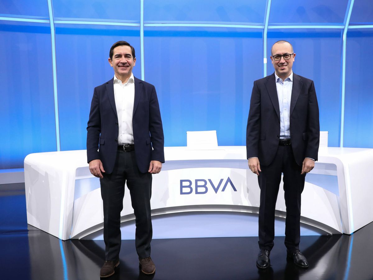 Foto: Carlos Torres (i) y Onur Genç (d), presidente y CEO de BBVA, respectivamente. (BBVA)