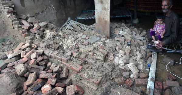 Foto: Restos de una casa derruida por el terremoto en Pakistán. (EFE)