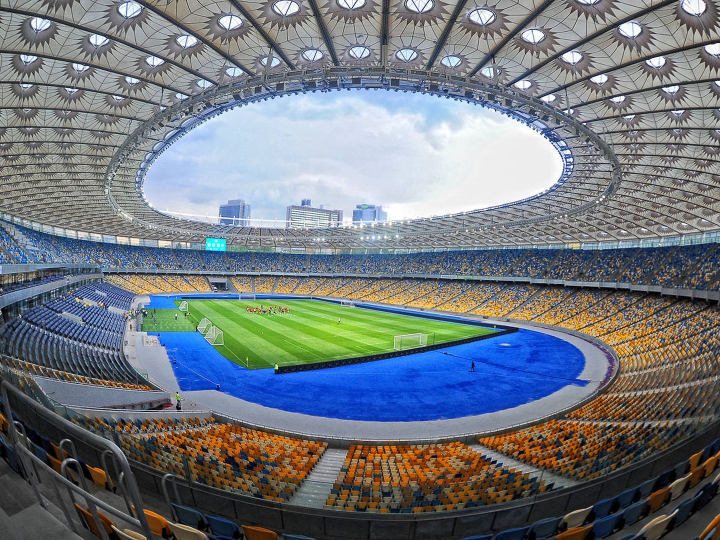 El Estadio Olímpico de Kiev, preparado para albergar la final de la Champions