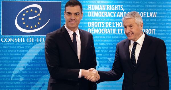 Foto: Pedro Sánchez junto al secretario general del Consejo de Europa, Thorbjorn Jagland, este 7 de febrero en Estrasburgo. (EFE)