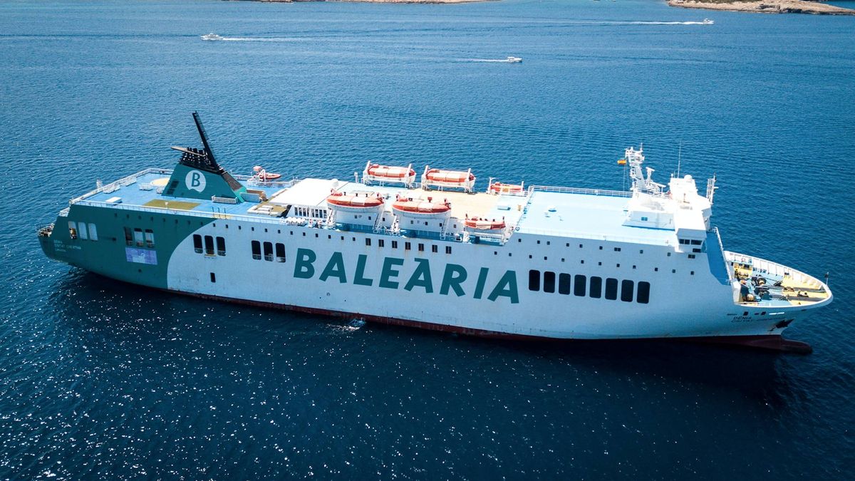 Guerra comercial "salvaje" entre Baleària y Trasmediterránea: caída de beneficio del 37%