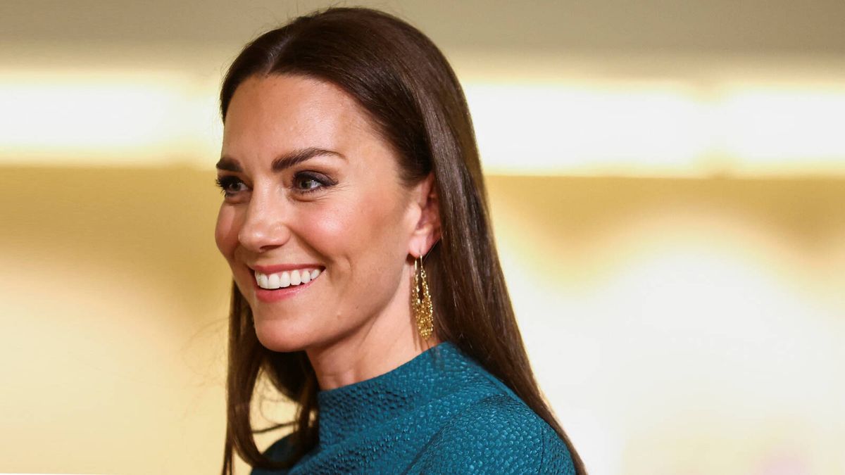 Es oficial, este es el nuevo (y rejuvenecedor) look de Kate Middleton: ciao bucles, hola liso con volumen