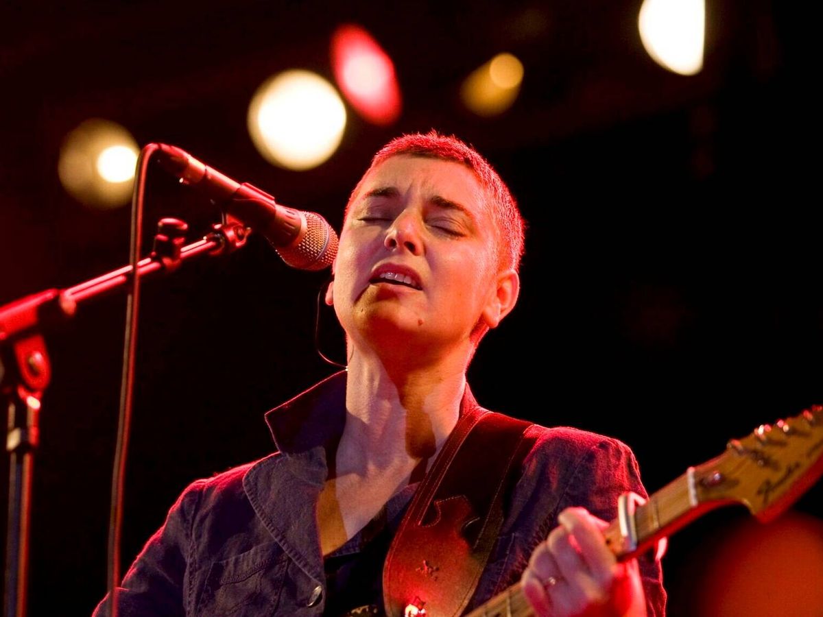 Foto: Sinéad O'Connor, durante un concierto. (EFE)