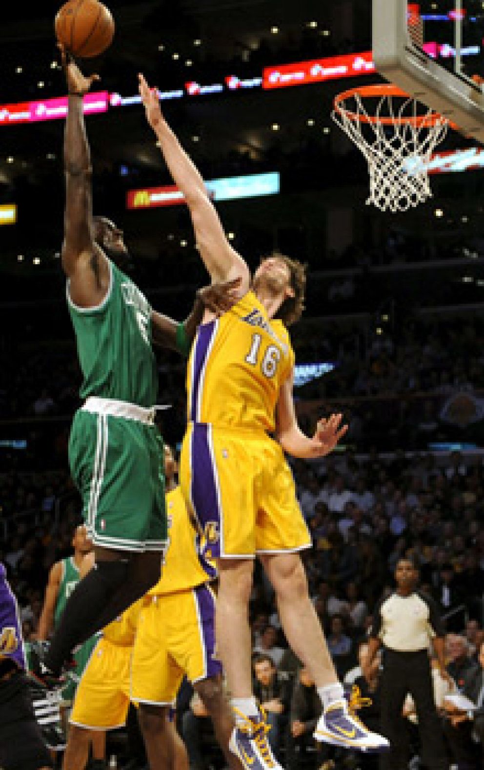 Foto: Los Lakers caen ante los Celtics a pesar del gran partido de Gasol