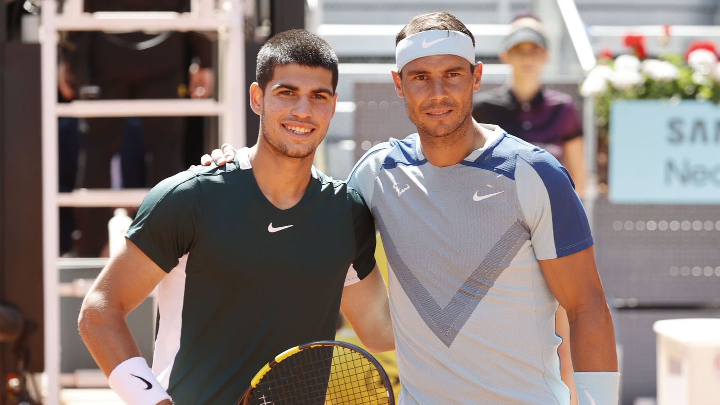 Rafael Nadal y Carlos Alcaraz, durante el Mutua Madrid Open 2022. (EFE/Emilio Naranjo)