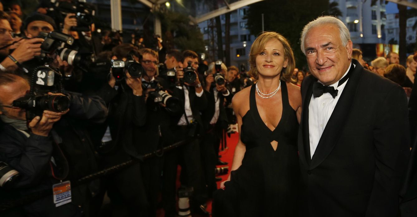Foto: DSK posa junto a Myriam L'Aouffir a su llegada al estreno de una película en el Festival de Cannes, el 25 de mayo de 2013 (Reuters).