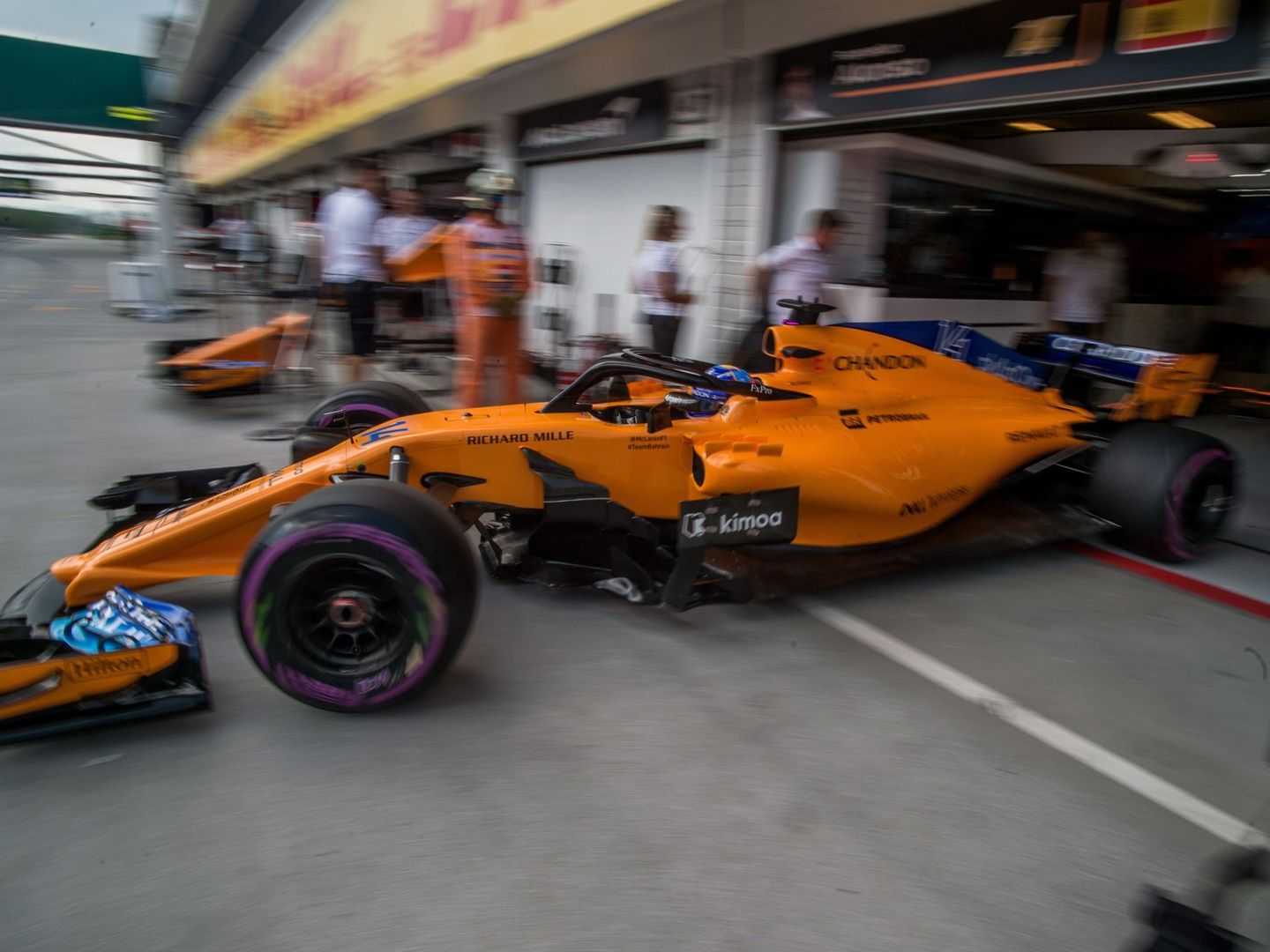 Fernando Alonso espera hacer una buena salida en un circuito donde es muy difícil adelantar. (EFE)