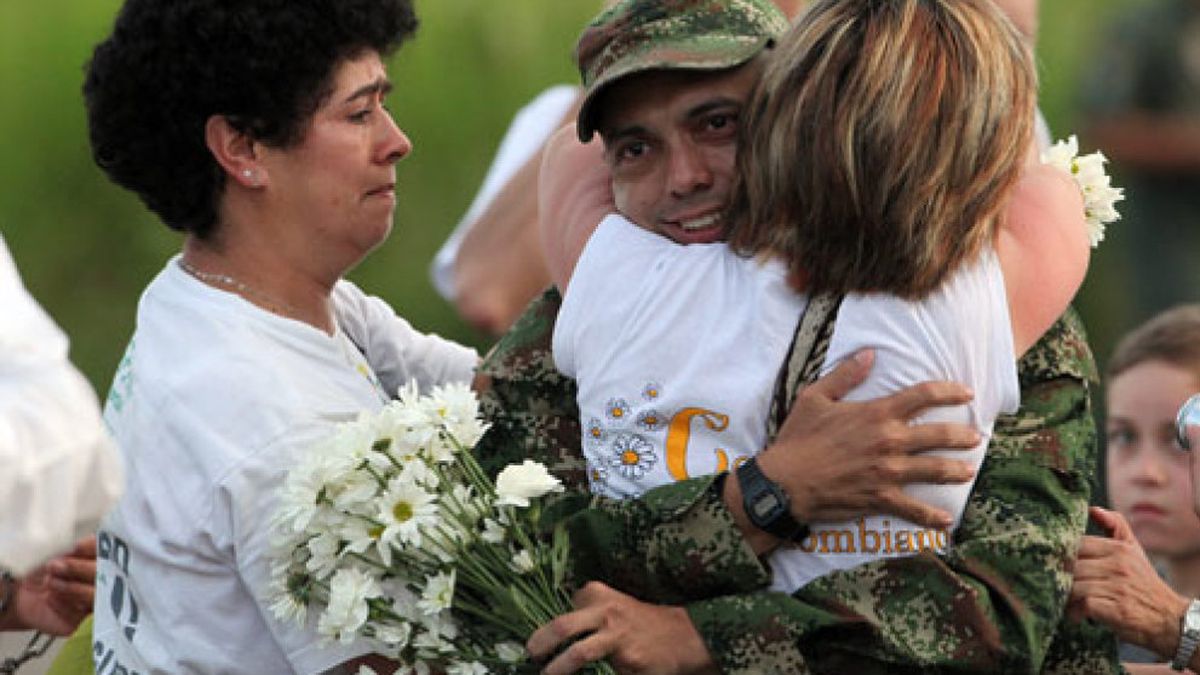 Las FARC liberan al sargento Moncayo tras 12 años de secuestro