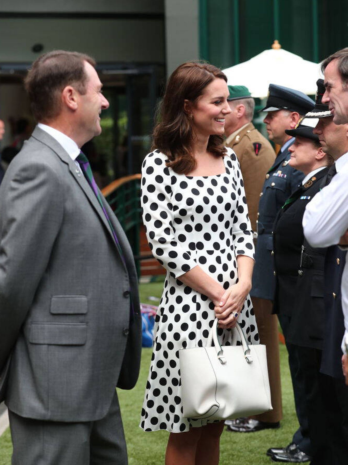 Kate Middleton, con su bolso de VB. (Getty/Gareth Fuller)