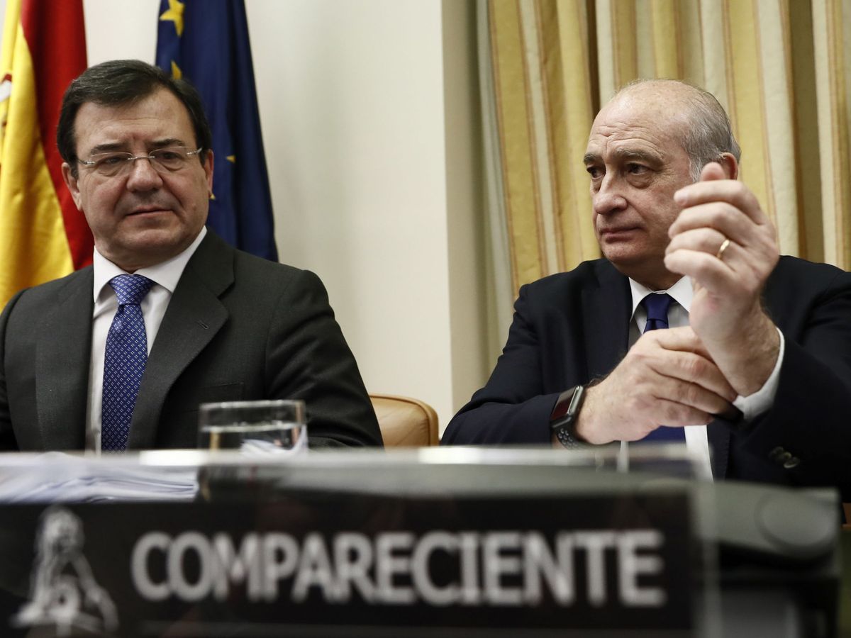 Foto: El exministro del Interior Jorge Fernández Díaz comparece en la comisión de investigación "sobre la utilización partidista en el Ministerio del Interior", en 2017. (EFE)