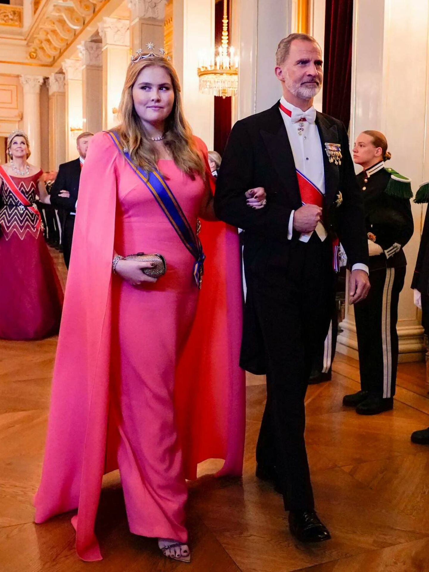 Amalia de Holanda y el rey Felipe. (Captura TV2)