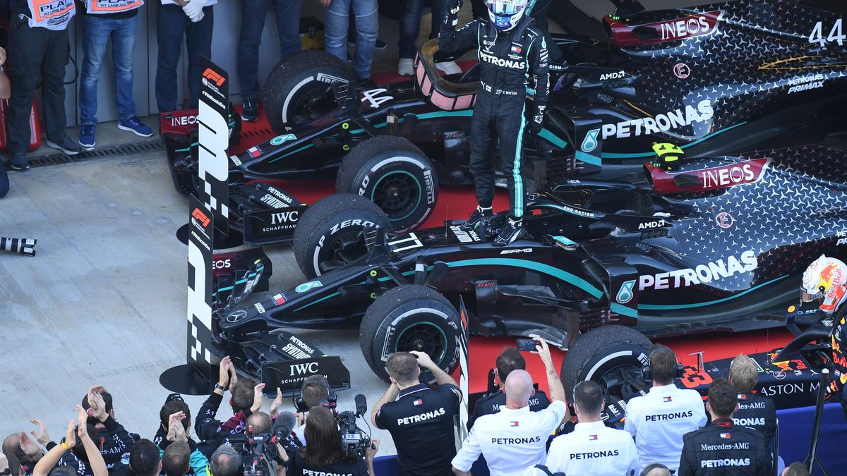 Fórmula 1: Bottas aprovecha la sanción a Hamilton y gana en Rusia con Sainz KO