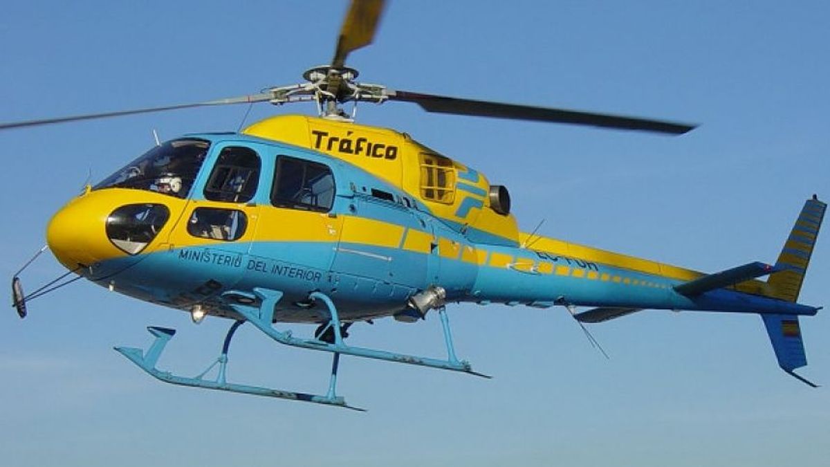 Herido leve el piloto de un helicóptero de la DGT tras un accidente en La Mojonera (Almería)