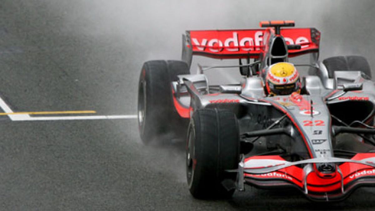 Hamilton vuela en Silverstone; Alonso no consigue el milagro