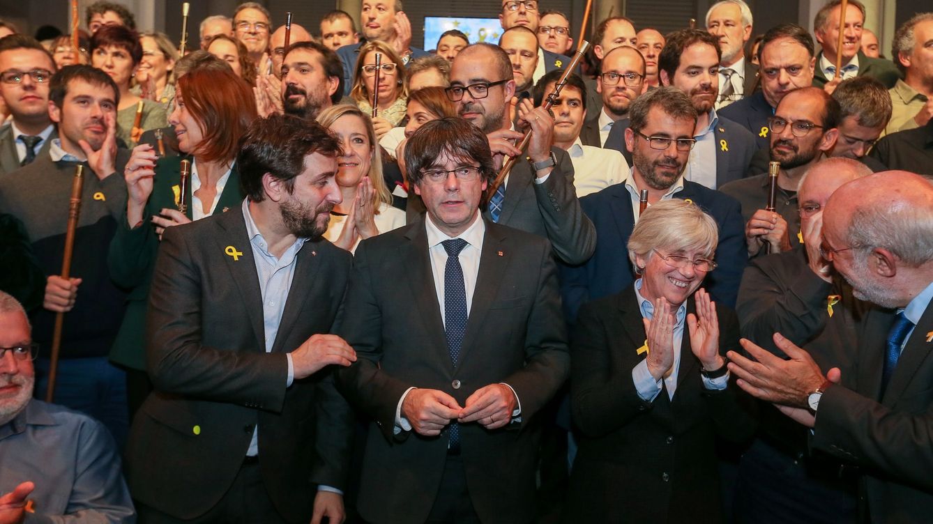 Puigdemont aparece por primera vez en libertad vigilada: Soy el 'president'