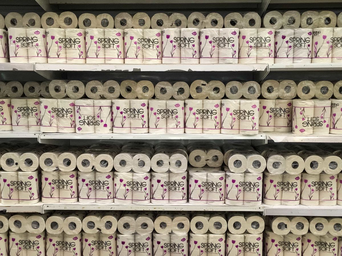 Foto: La inteligente manera en la que se vende el papel higiénico en los supermercados de Corea del Sur (EFE/Miguel Gutiérrez)