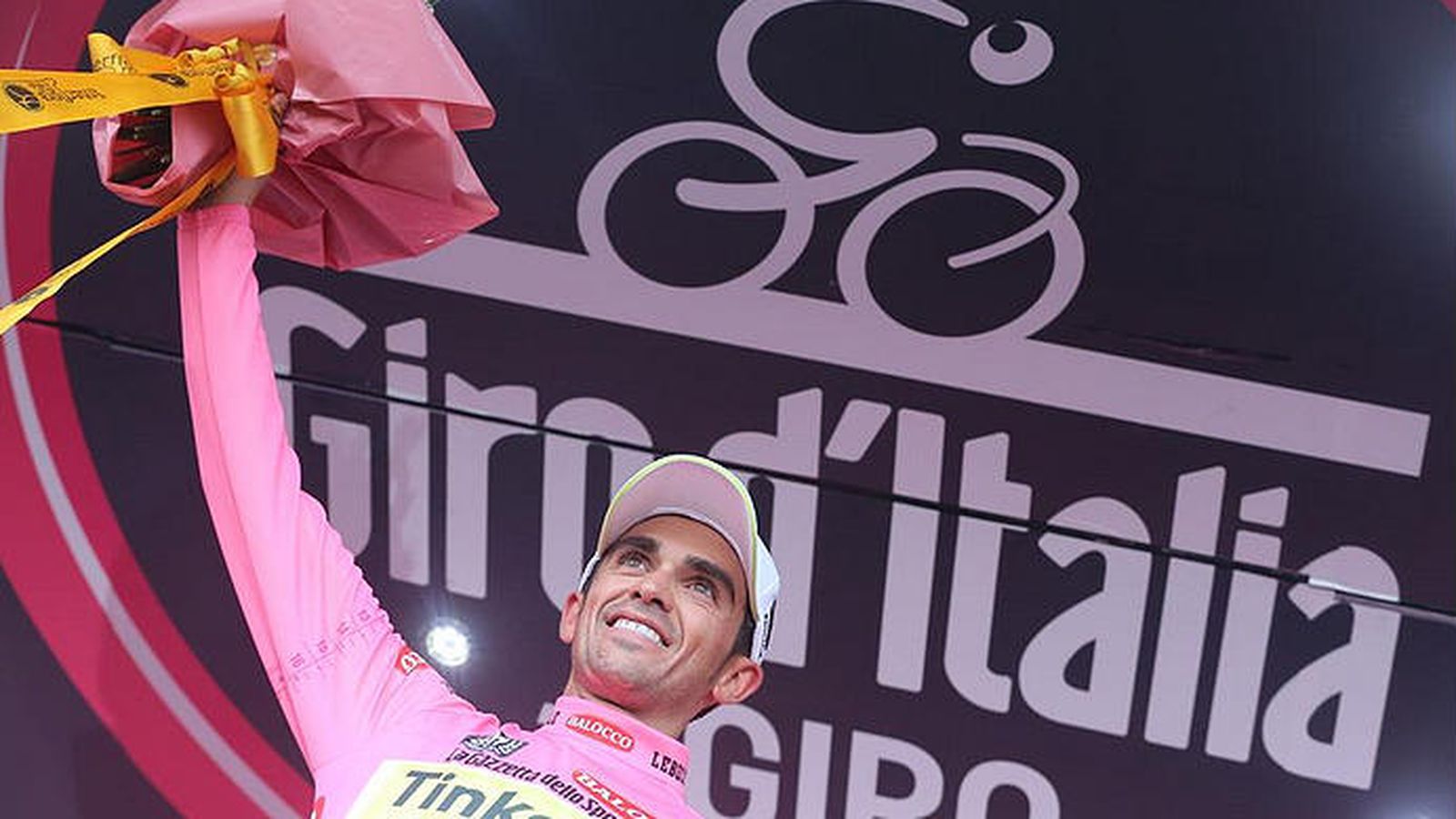 Foto: Alberto Contador, en el podio del Giro de Italia (FOTO: Giro de Italia).