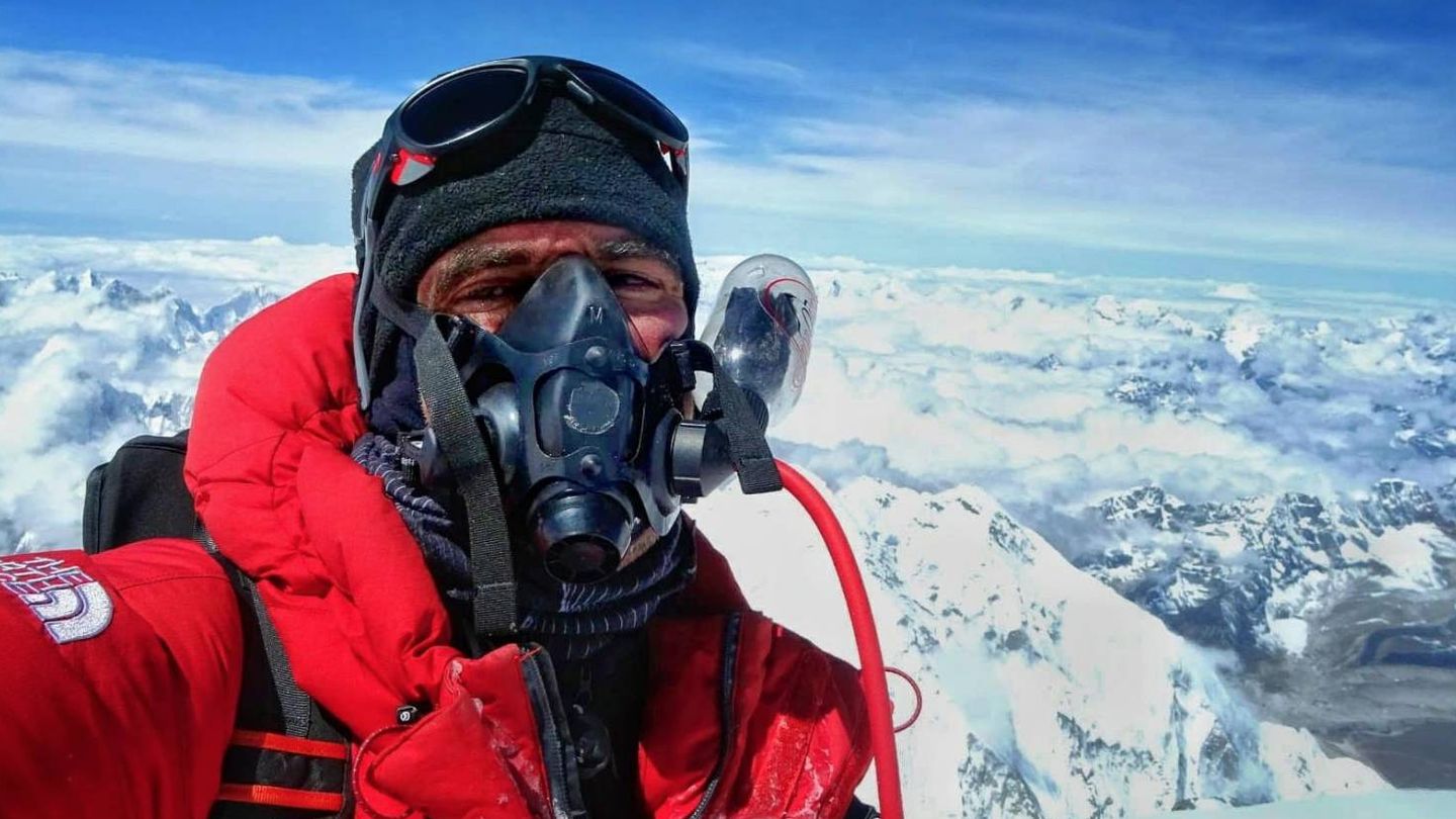 Javier Remon en la cumbre del Everest 