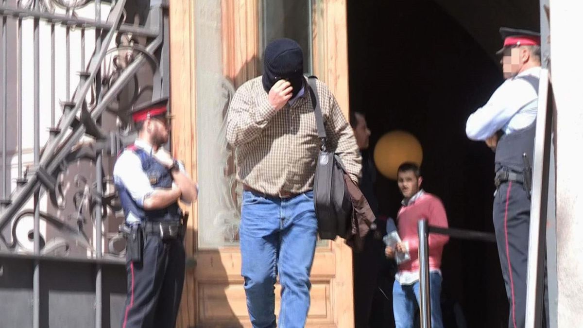 La Audiencia de Barcelona decide si el exprofesor de los Maristas ingresa en prisión