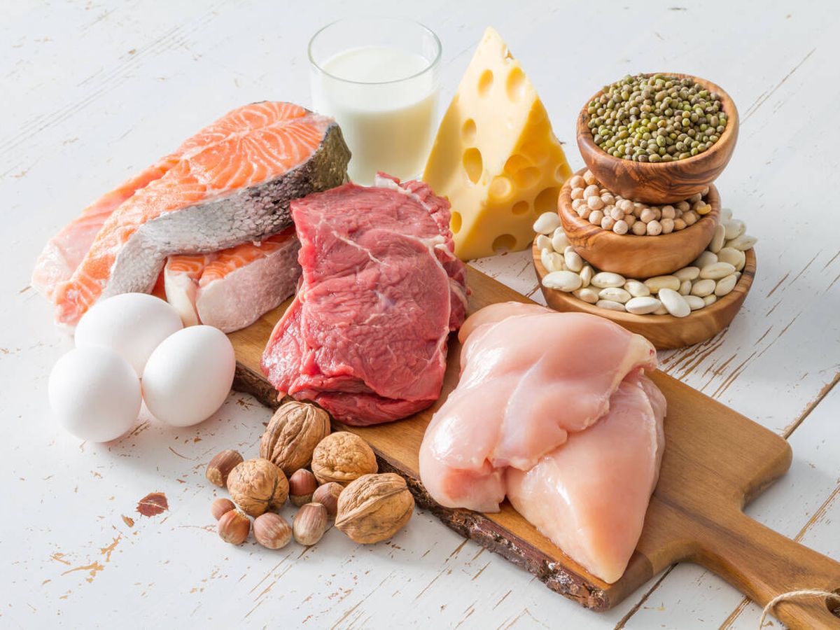 Foto: El consumo de alimentos ricos en proteínas es clave para la recuperación muscular. (iStock)
