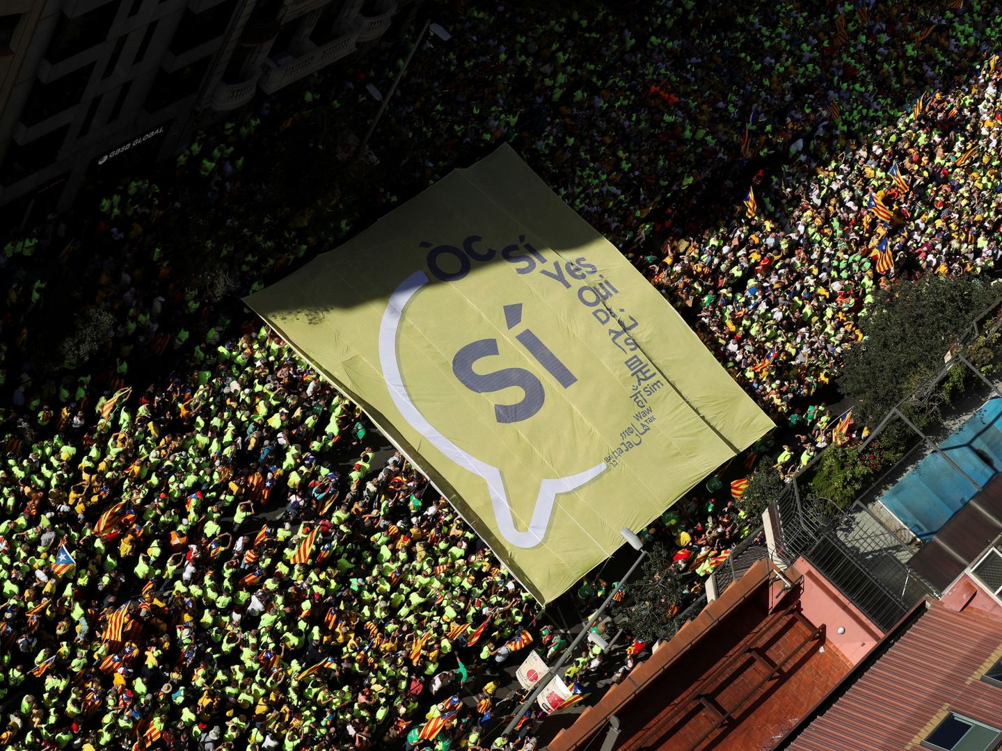 Manifestación por la Diada en las calles de Barcelona en 2017. (Reuters)