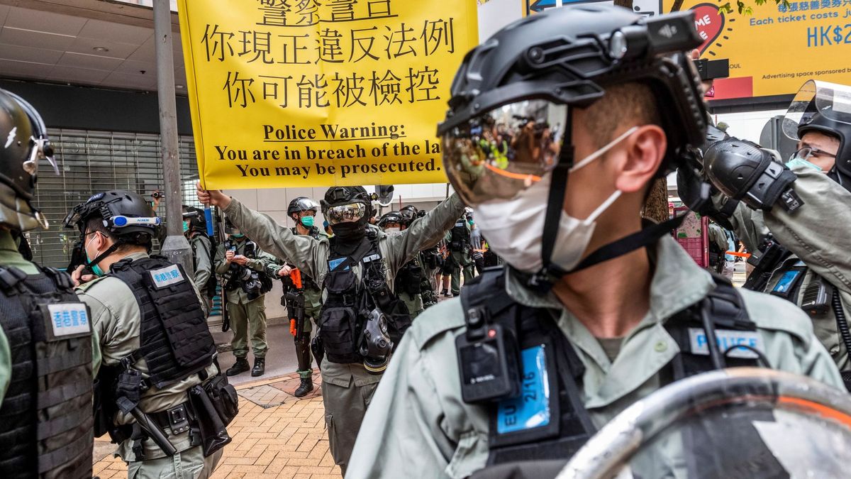 La Policía de Hong Kong prohíbe la manifestación prodemocrática del 1 de julio