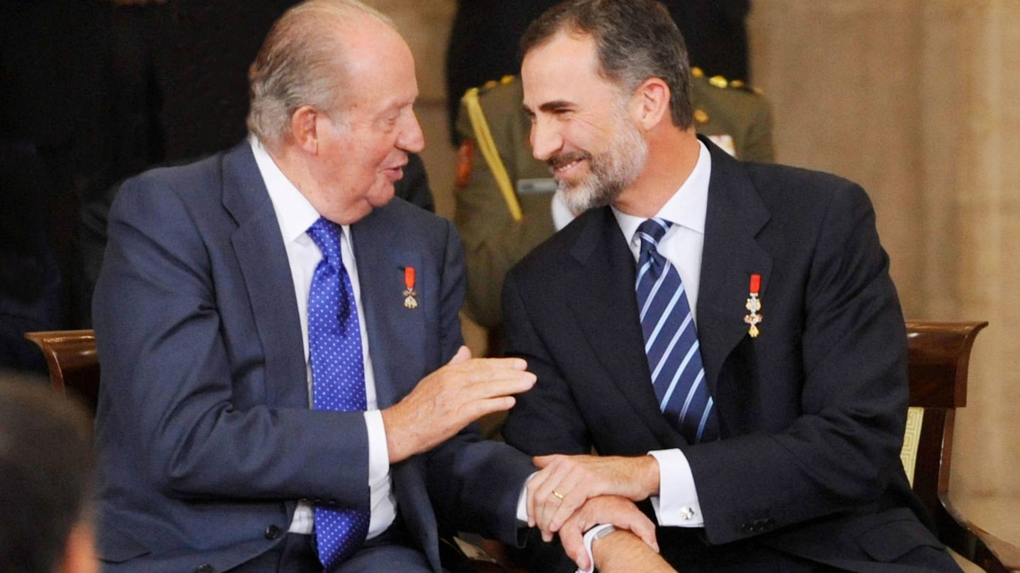 El rey Felipe y el rey Juan Carlos, en una imagen de archivo. (Getty)