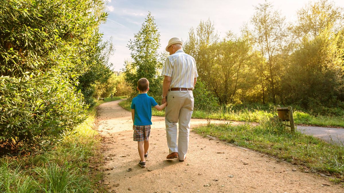 El entrañable encuentro entre un abuelo y un niño que es viral en Instagram