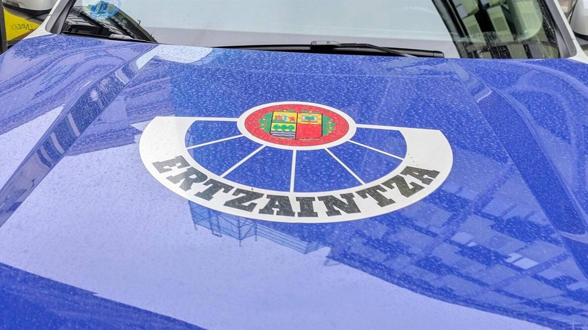 Una mujer resulta herida al precipitarse de un quinto piso en Bilbao y la Ertzaintza investiga "cómo cayó y de dónde"