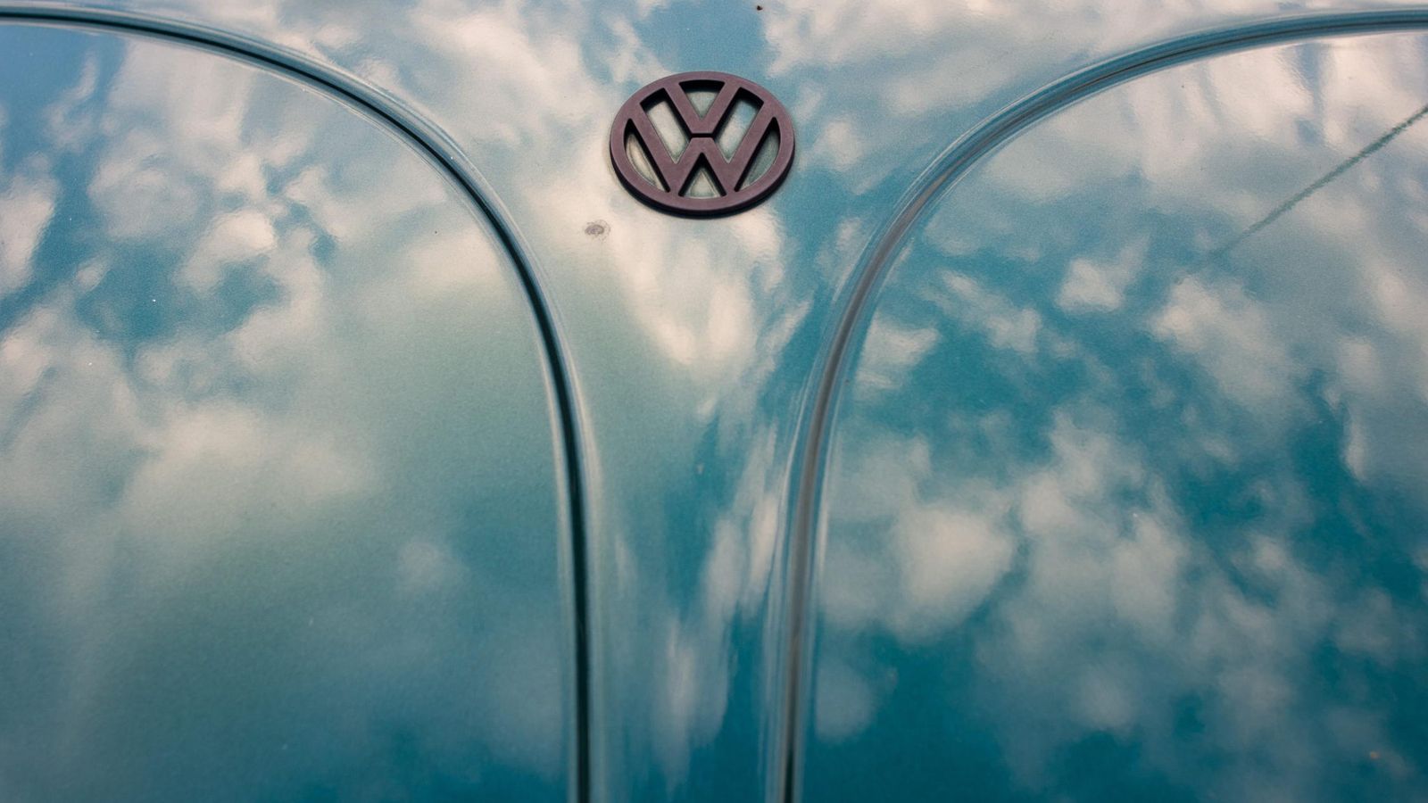 Foto: Capó de un Volkswagen Beetle (Efe)
