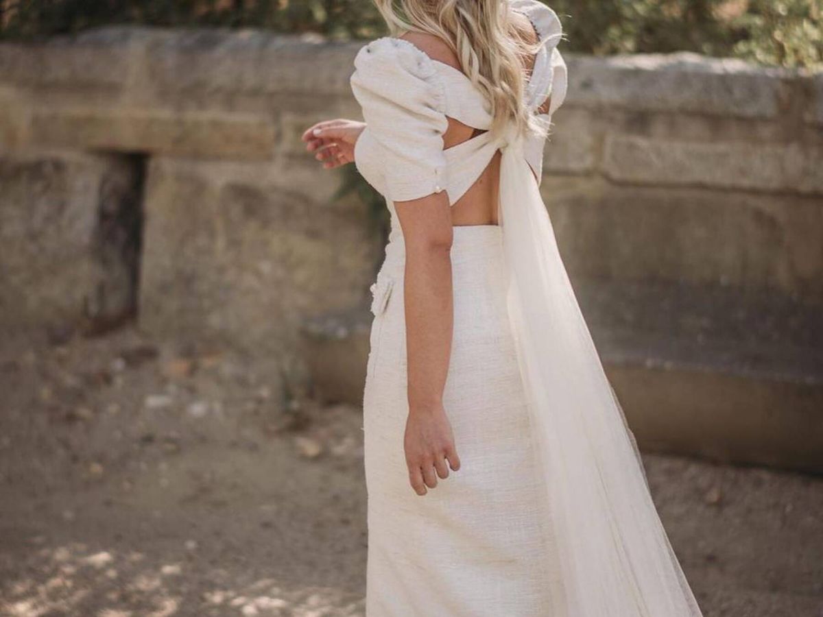 Foto: Un vestido de novia con aberturas en la espalda de Castellar Granados. (Instagram/ @castellargranados)