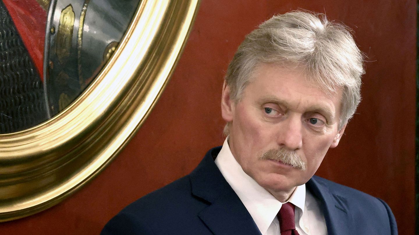 FILE PHOTO: Kremlin spokesman Dmitry Peskov attends a news conference of Russian President Vladimir Putin after a meeting of the State Council on youth policy in Moscow, Russia, December 22, 2022. Sputnik Valeriy Sharifulin Pool via REUTERS ATTENTION EDITORS - THIS IMAGE WAS PROVIDED BY A THIRD PARTY. File Photo