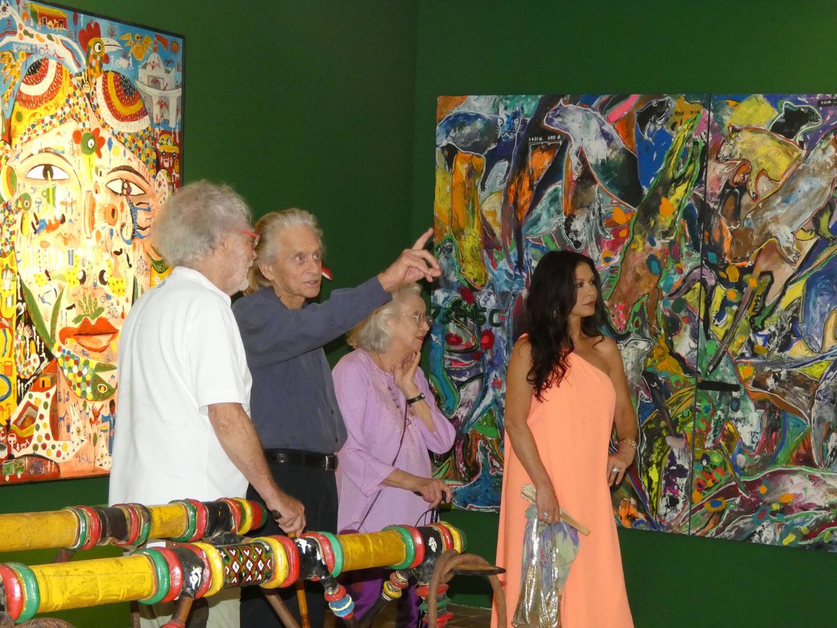 Foto: Michael Douglas y Catherine Zeta-Jones, junto a Ben Jakober y Yannick Vu. (Museo Sa Bassa Blanca)