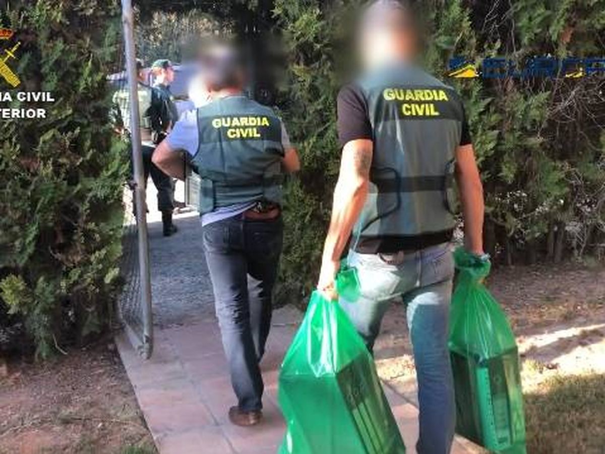 Foto: Seis detenidos y ocho investigados en la investigación por los brotes de listeriosis. (Guardia Civil)