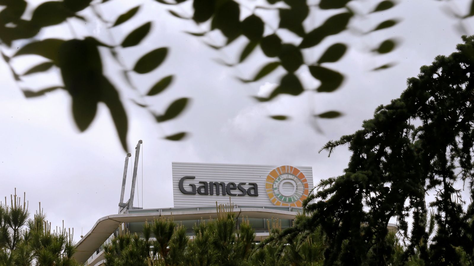 Foto: Logo de Gamesa en la sede de su compañía en Madrid./REUTERS