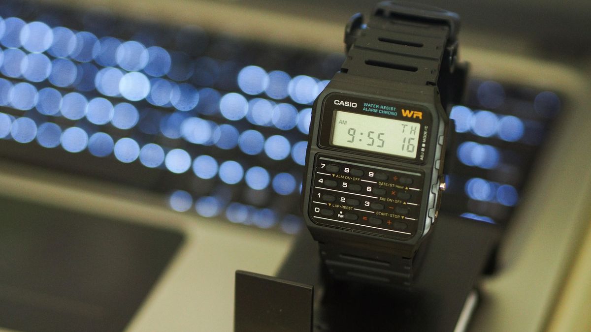 Una exposición rinde tributo a los relojes Casio, precursores de los 'smartwatches'