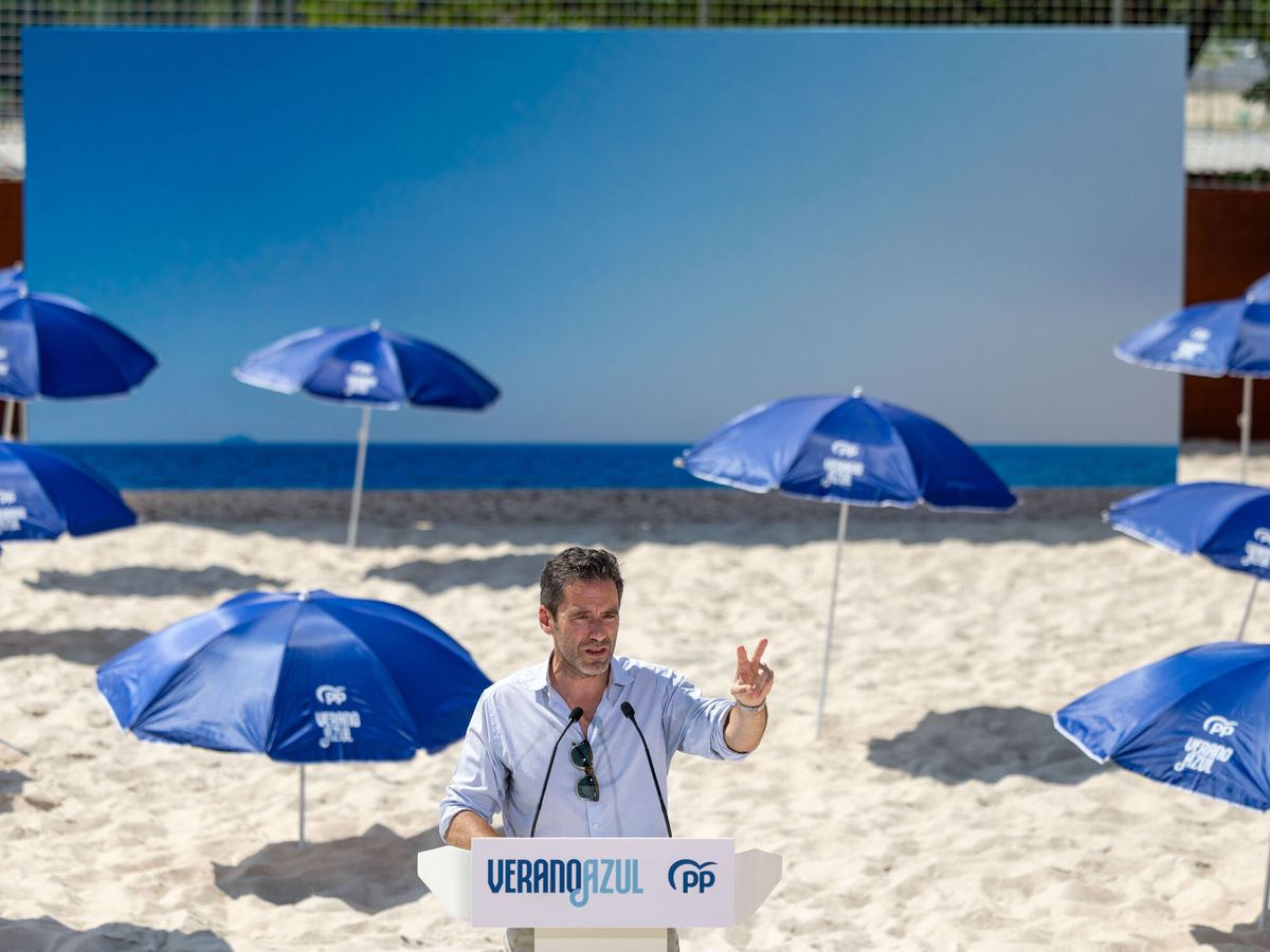 Foto: La campaña de Verano azul del PP presentada por Borja Sémper. (EFE)