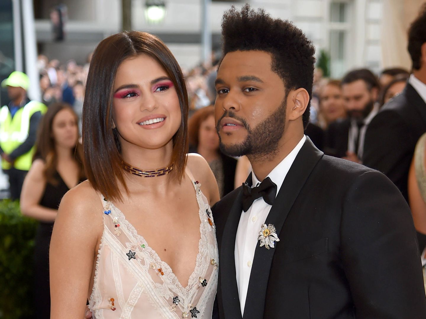 Selena Gomez y The Weeknd en la Gala del MET de 2017. (Getty)