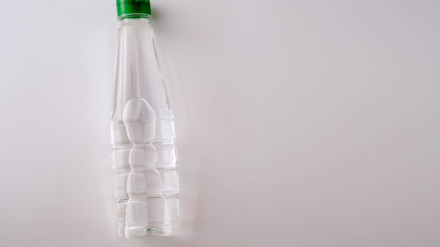 Botella de vinagre blanco (Fuente: iStock)