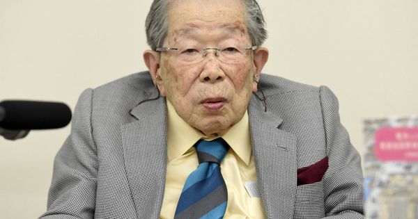 Foto: Shigeaki Hinohara, en una conferencia en 2015, cuando tenía 103 años