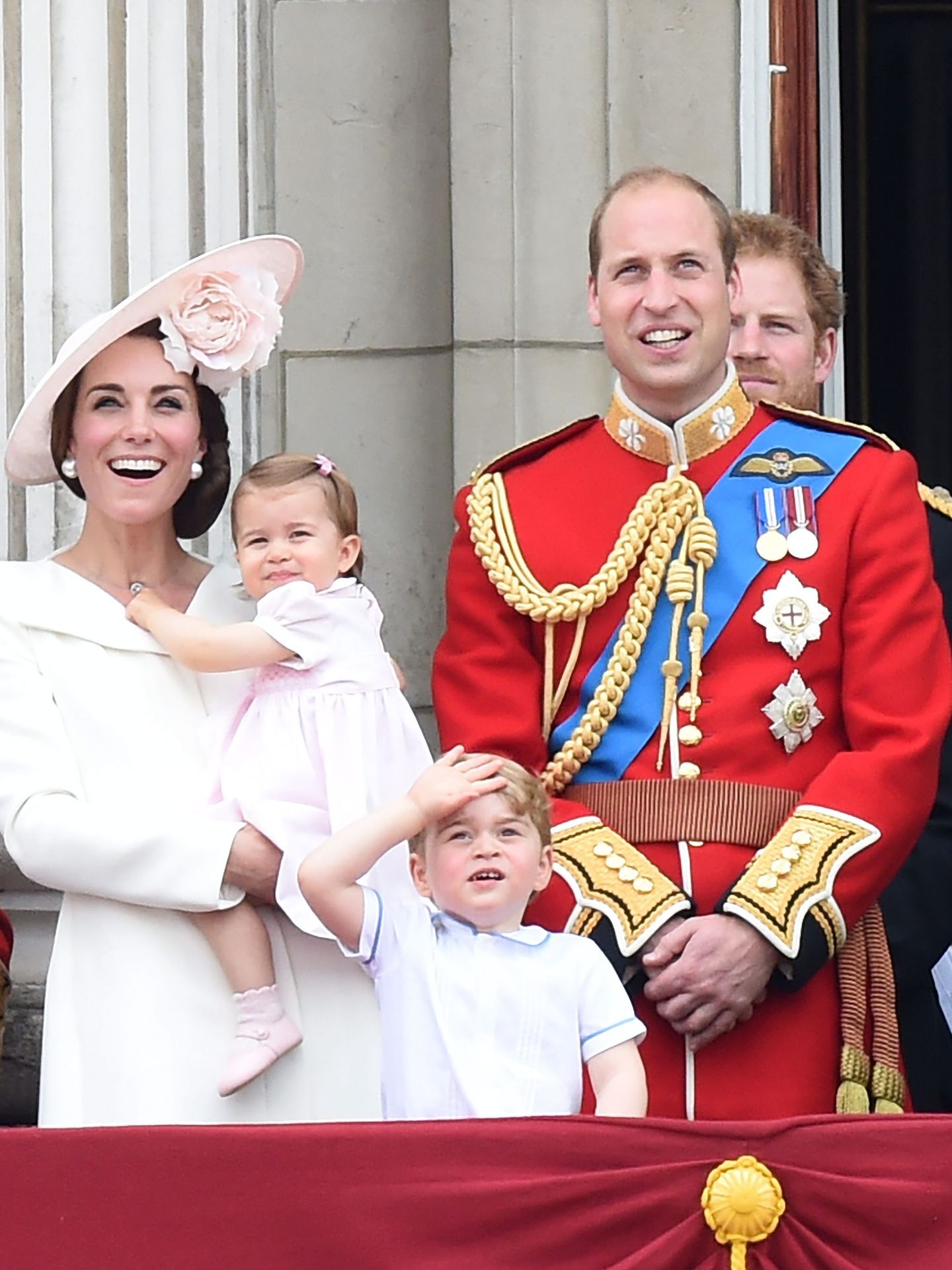 Los duques de Cambridge con sus hijos en el Trooping the Colour de 2016. (EFE)