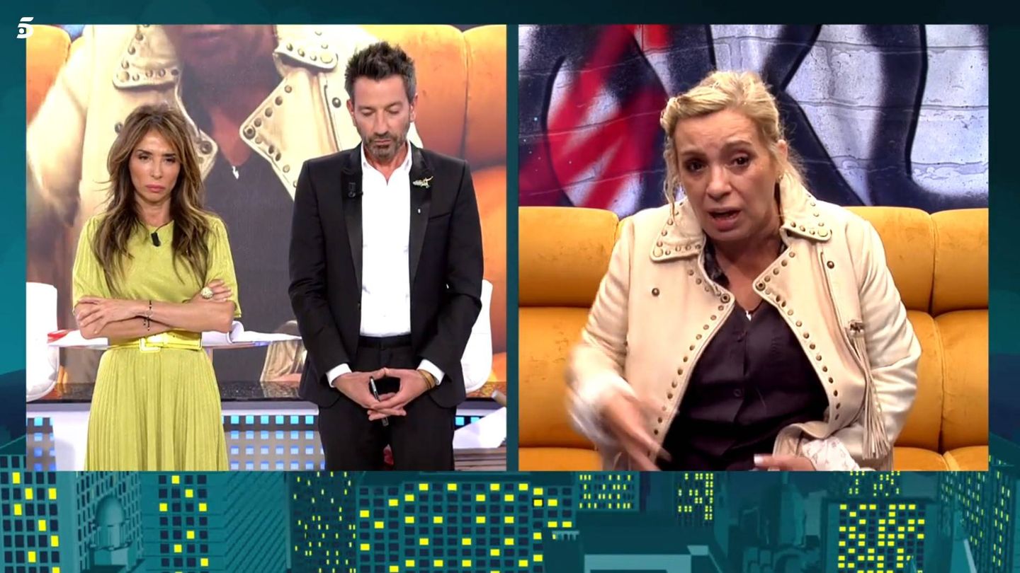 María Patiño y David Valldeperas con Carmen Borrego, en 'Sálvame Okupa'. (Telecinco)