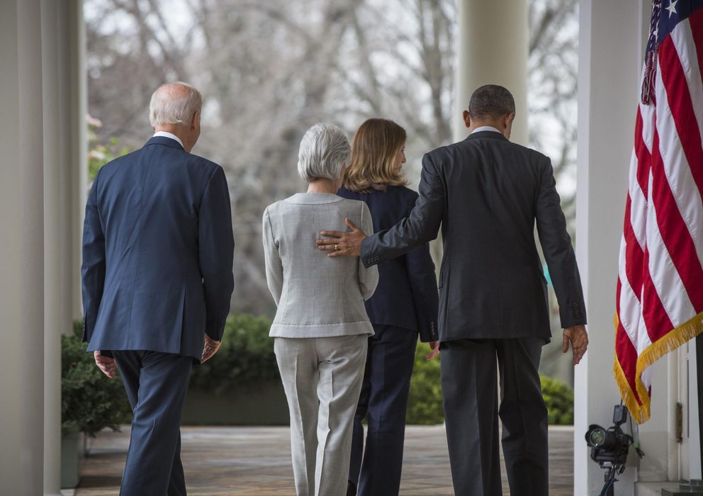 Foto: Obama, junto a Silvia Burwell, la nueva secretaria de Sanidad de Estados Unidos (EFE)