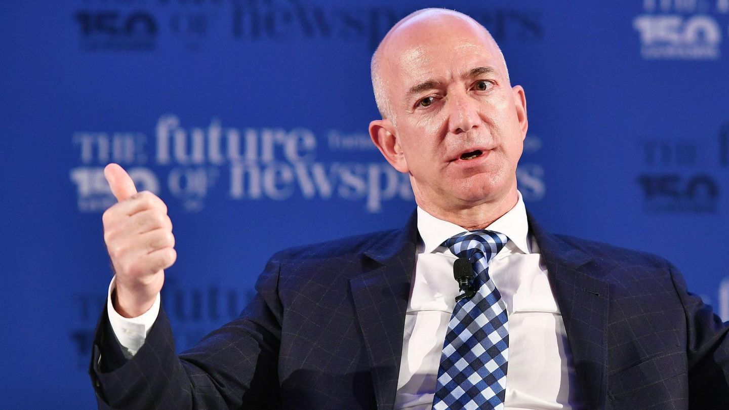 El fundador de Amazon, Jeff Bezos, en una conferencia en Italia. (EFE)