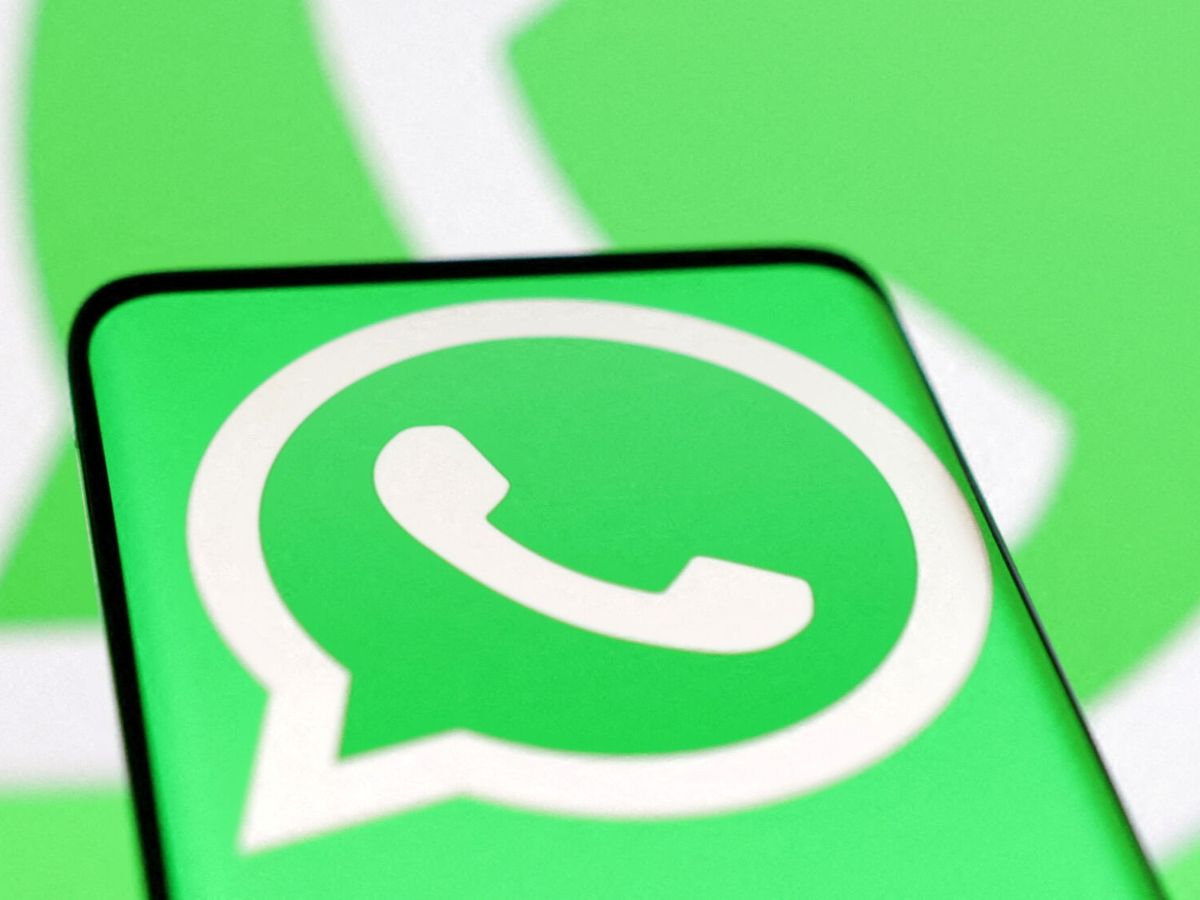 Foto: El diseño de WhatsApp para Android pasa a ser idéntico al de iOS (Reuters/Dado Ruvic)