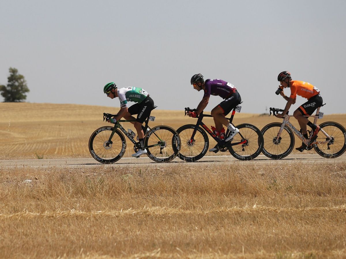 Foto: Segunda etapa de La Vuelta, en Burgos. (EFE/Manuel Bruque)