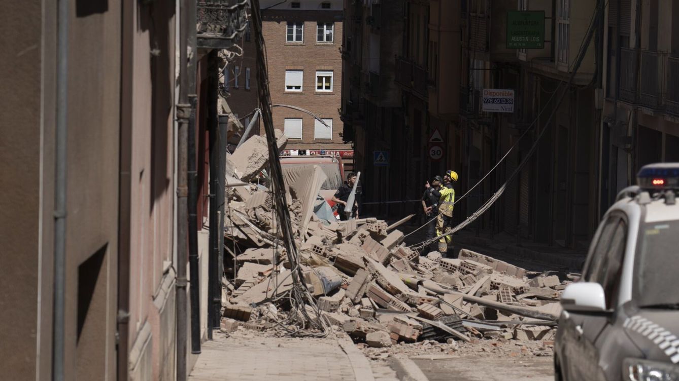 Foto: Se derrumba un edifico en Teruel tras las lluvias del día de hoy (EFE/Antonio García)