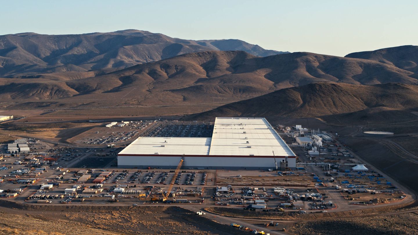 La nueva factoría de Nevada, para la que se ha anunciado un incremento del 50% en su capacidad de producción, fue uno de los destinos barajados para el traslado de la sede central de Tesla.