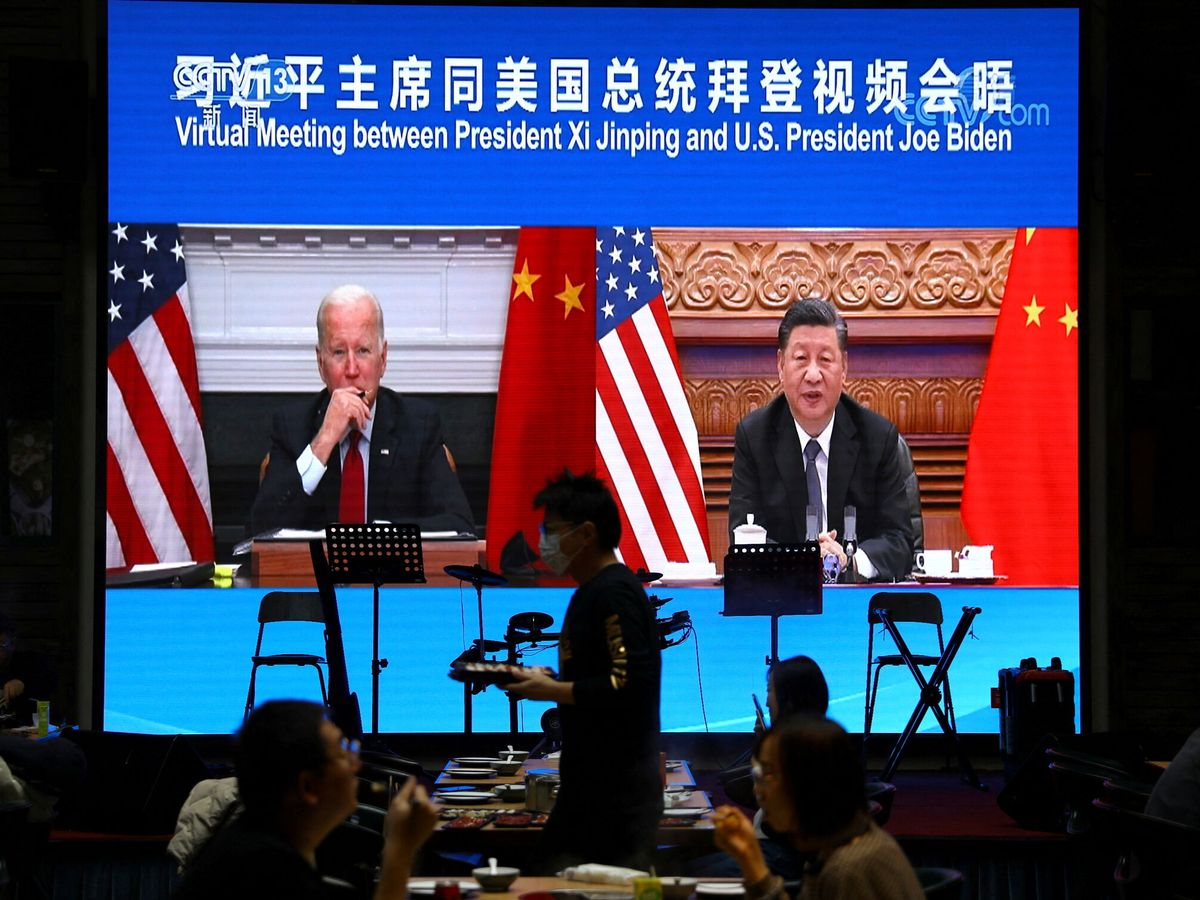 Foto: Reunión virtual entre Biden y Xi Jinping el pasado noviembre. (Reuters/Tingshu Wang)
