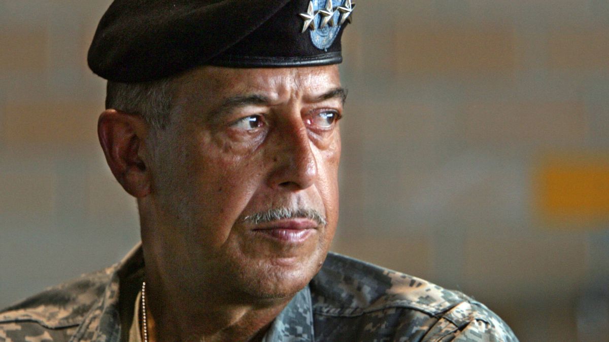 El general héroe del Katrina también se rebela contra Trump: "Está politizando el Ejército"